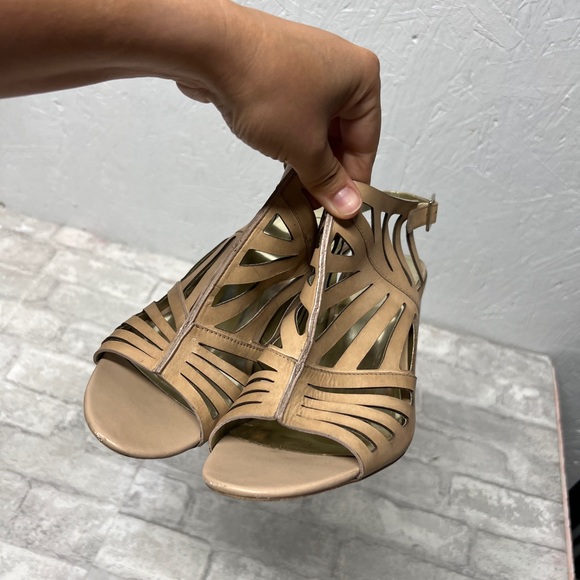 Carlos by Carlos Santana Dynamic cutout Natural Tan block heel Sandals sz 10 - Picture 6 of 7